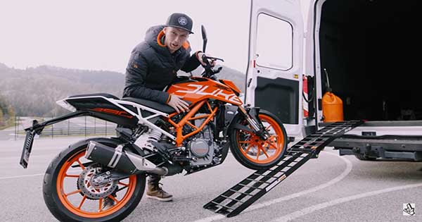 KTM Duke 390 Supermoto Mode 2