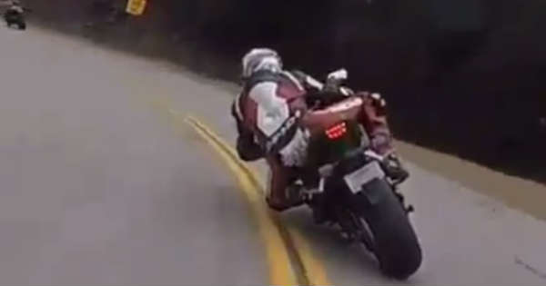 Leaning Bike Level Insane curve motorcycle 1