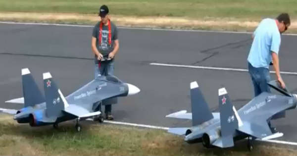 Two Huge RC Fighter Jets In Action 2