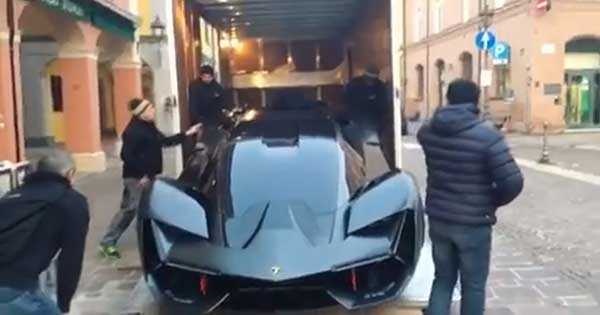 Unique Lamborghini Delivery Truck 2