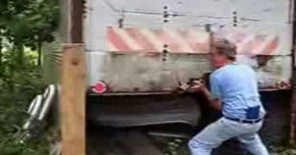 1974 Pantera DeTomaso Found In A Truck Trailer 2