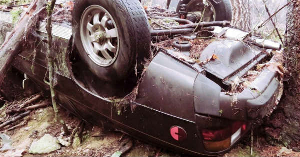26 Years Later This Stolen Porsche Was Found in Oregon Woods 2