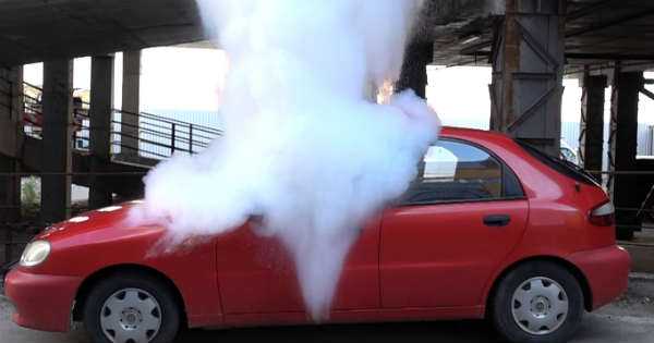 5 Gallons Of Liquid Nitrogen On A Car 2