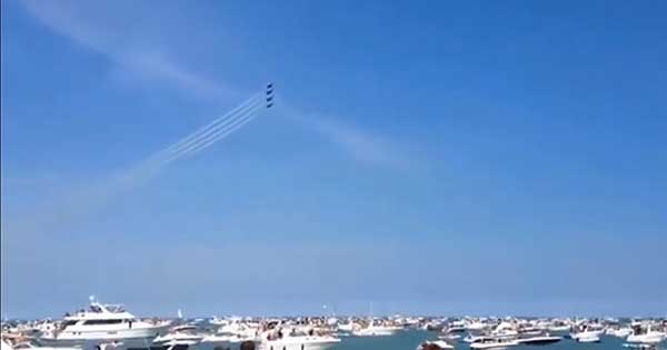 Blue Angel Pilots Shock Crowd With Extremely Low Flybys 2