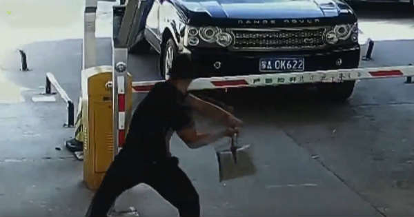 Never Seen This Extreme Road Rage This Guys Destroys Parking Barrier 2