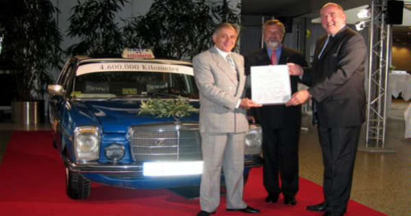 Record-Breaking Mercedes-Benz 200 D With 46 Million Kilometers 11