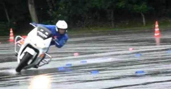 Wet Surface Skills Japanese Police Bikes 2