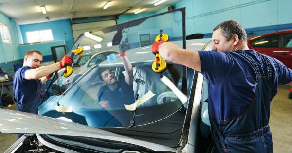 5 Key Tips for Choosing the Best Auto Glass Repair Shop 2