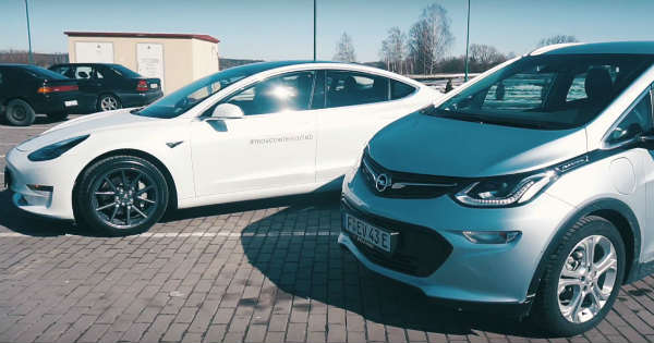 Tesla Model 3 vs Chevy Bolt Who Wins 2