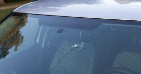 This is What You Should Do About a Cracked Windshield 1