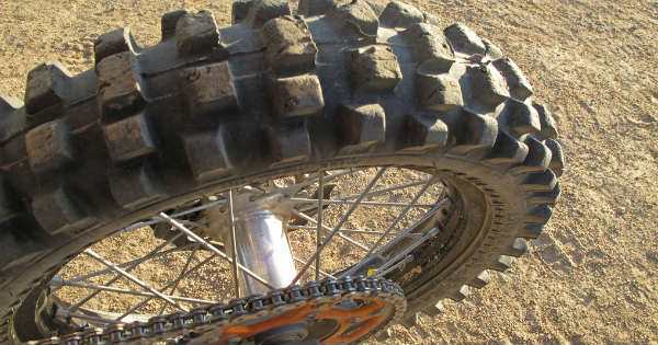 Choosing Types of Dirt Bike Tires for MX Motocross Races 1