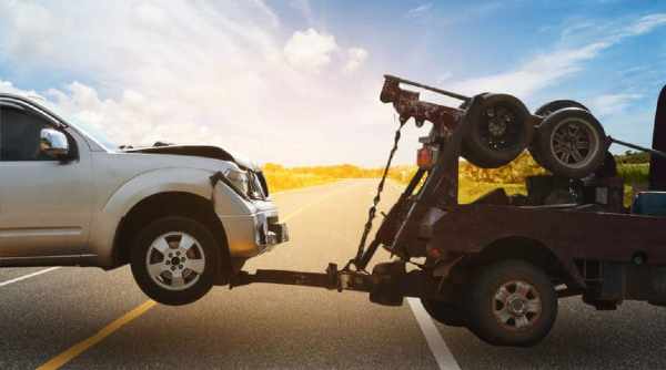 Why you should call a towing company if your car has broken down 1