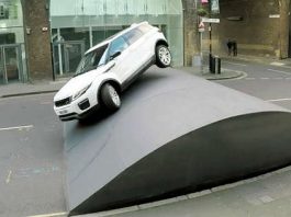 Amazing Range Rover EvoqueStuntOn The HugeSpeed Bump 1