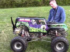 Gas Powered RC Grave Digger Truck!