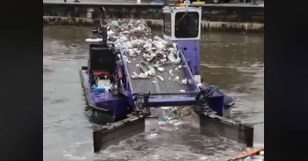 This Water Garbage Cleaner Might End Pollution Forever!