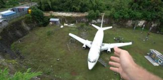 Abandoned 737 Plane 3