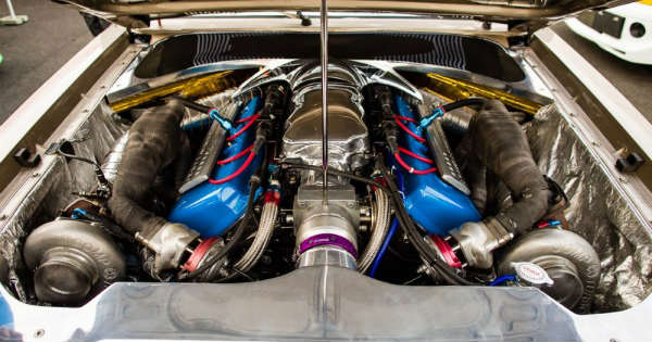 koenigsegg ford engine