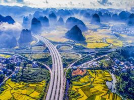 Hepu Napo Expressway - Probably The Most Beautiful Highway In The World 1