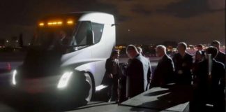 The Acceleration Of The Tesla Semi Truck Is Pretty Impressive 1