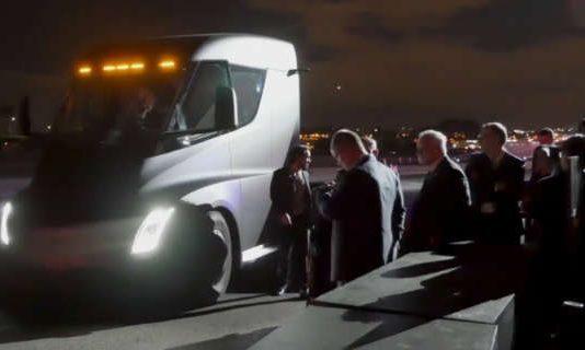 The Acceleration Of The Tesla Semi Truck Is Pretty Impressive 1