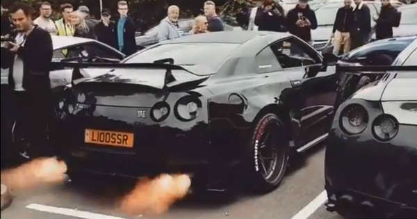 This Black Nissan GTR Is Spitting Huge Flames! TIRE BURN