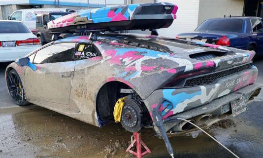 This Guy Destroyed His Lamborghini Huracan Driving It In The Mud 1