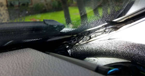 How to fix a leaking windshield 3